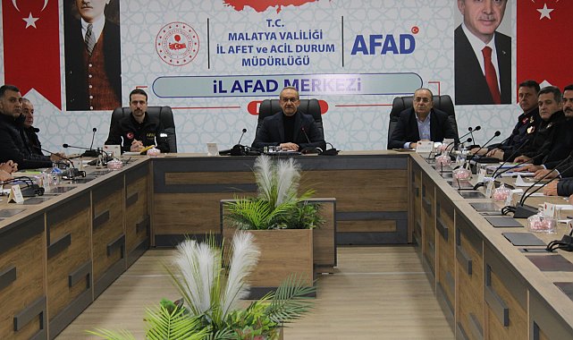 Malatya'da kar nedeniyle okullar tatil edildi; motosiklet kullanımı yasaklandı