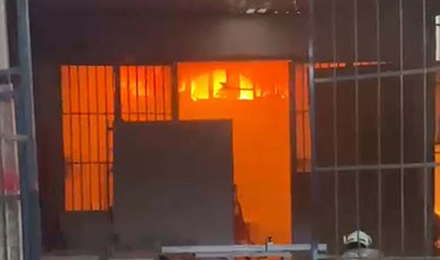Manisa'da marangoz atölyesinde yangın