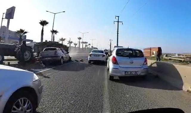 Manisa'da traktör ile otomobil çarpıştı: 1 ağır yaralı