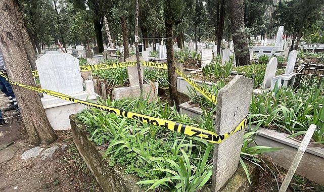 Mezarlıkta, poşette gömülü halde cenin bulundu