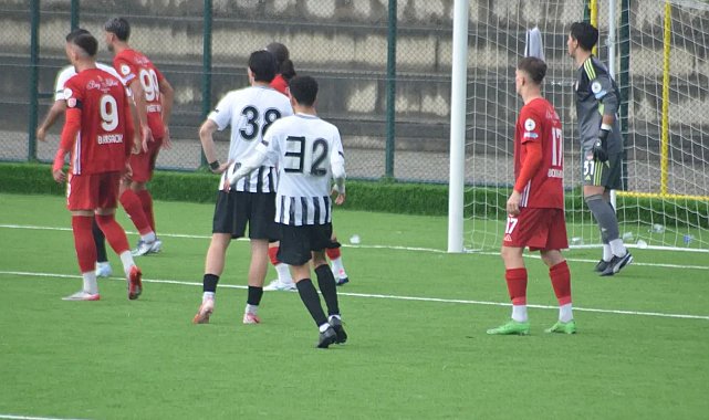 Nazillispor'da forma numarasına bantlı çözüm