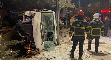 Nevşehir'de kamyonet, otomobile arkadan çarptı: 4 yaralı