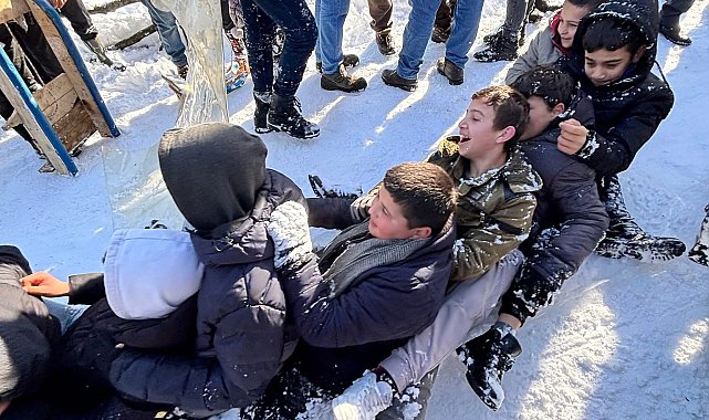 Ordu'da 150 kişi, zincir oluşturup poşetle kaydı