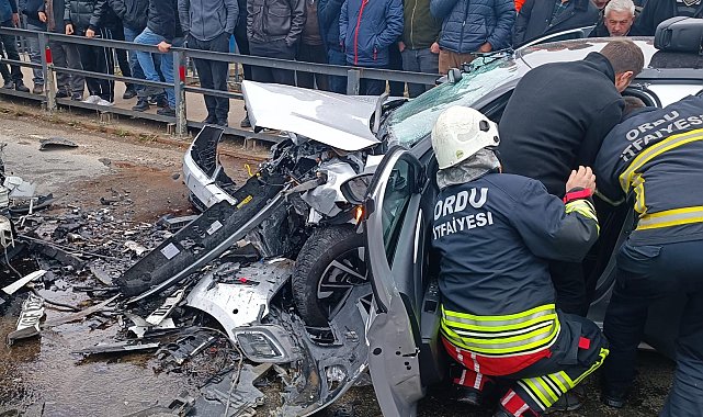 Ordu'da otomobiller çarpıştı; 2'si çocuk, 5 yaralı