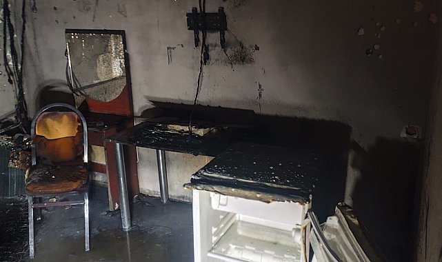 Otelde çıkan yangında 10 kişi dumandan etkilendi