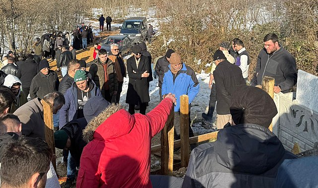 Oto tamir dükkanında ölü bulunan 2 arkadadaş toprağa verildi