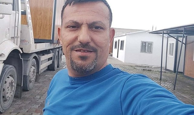Salihli'de otomobil elektrik direğine çarptı: 1 ölü, 2 yaralı