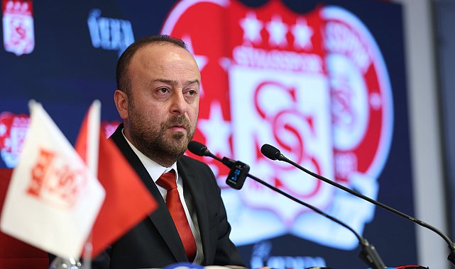 Sivasspor Başkanı Özçoban: Transfer tahtasını açıp, Sivasspor'u hak ettiği yere getireceğiz