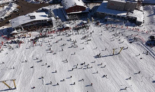 Uludağ'da sömestirde pistler doldu