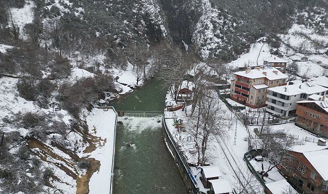 Ulukaya Kanyonu ve Şelalesi'nde kar manzarası