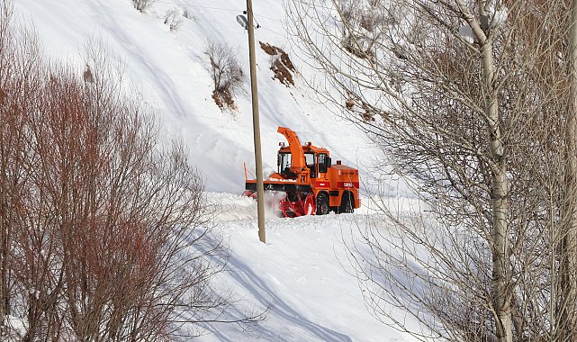 Van ve Bitlis'te kardan kapanan 283 yerleşim yeri, ulaşıma açıldı