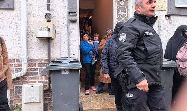 Yangında mahsur kalan çocuk ile kedileri itfaiye ekipleri kurtardı