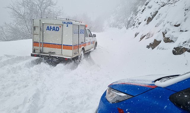 Yaylada kar yağışı nedeniyle mahsur kalan 1'i çocuk 5 kişi, 6 saatte kurtarıldı