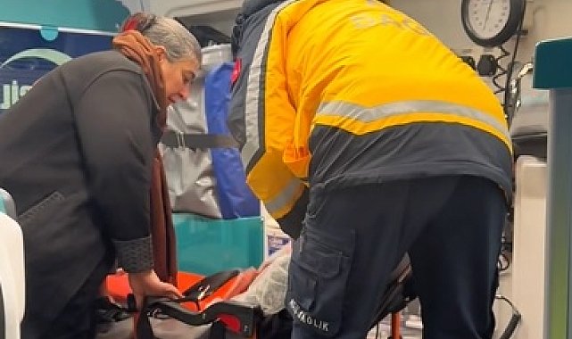 Yolu kapanan köydeki kanser hastası kadına ekipler 5 saatte ulaştı