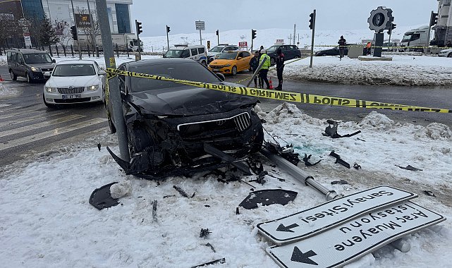 Yozgat'ta iki otomobil çarpıştı: 1 ölü, 1 yaralı