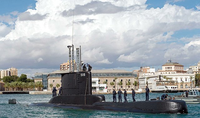 Yunanistan'da 'Poseidon' denizaltısının hizmet dışı bırakılması parlamentoya taşındı