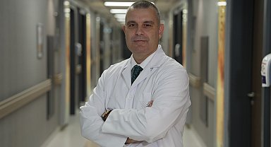 'Karanlıkta telefon kullanımı miyopiyi hızlandırıyor'