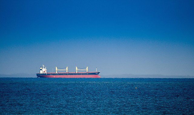ABD: Gemiler İran sularından uzak durmalı