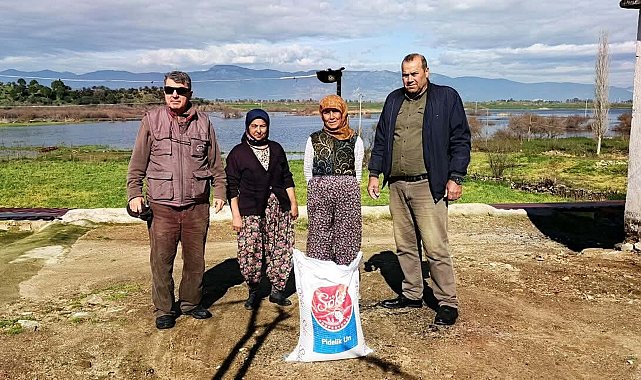 Aydın'da baharın müjdecisi olan leylekleri ilk görenler bir çuval un kazandı