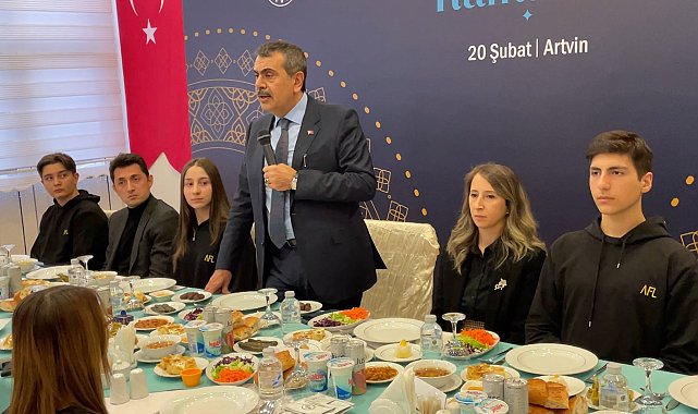 Bakan Tekin: 168 kişinin imzaladığı metinle ilgili suç duyurusunda bulunacağız