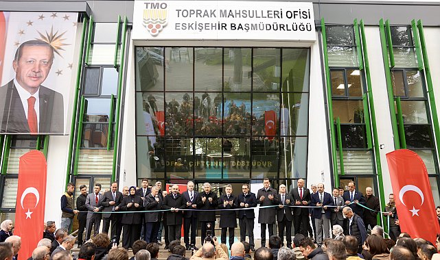 Bakan Yumaklı, Eskişehir'de