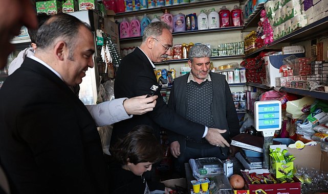 Belediye başkanı, veresiye defterini tartıp 50 bin TL'ye satın aldı