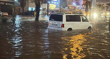 Bodrum'da yağış uyarısının ardından okullara 1 gün ara verildi