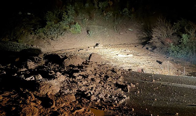 Bolu'da yağmur heyelana neden oldu, ilçe yolu ulaşıma kapandı