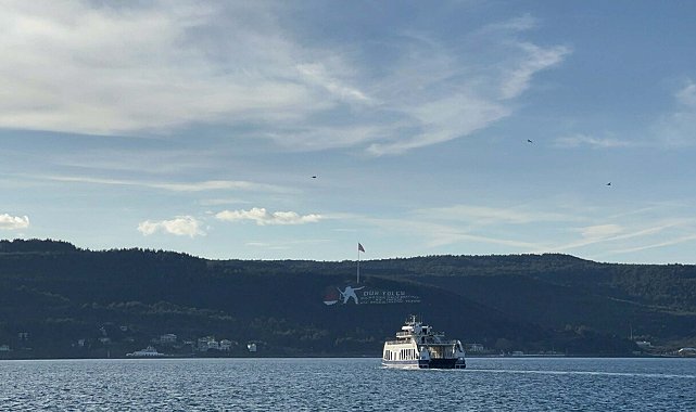 Bozcaada ve Gökçeada'da feribot seferlerine 'fırtına' engeli