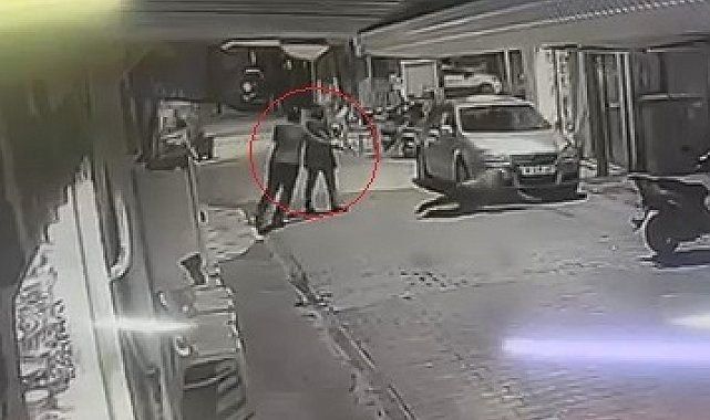 Bursa'da 1 kişinin yaralandığı silahlı kavga kamerada