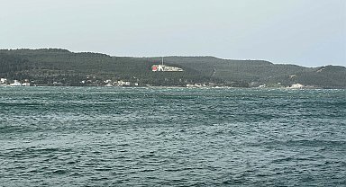 Çanakkale Boğazı fırtına nedeniyle çift yönlü ulaşıma kapatıldı