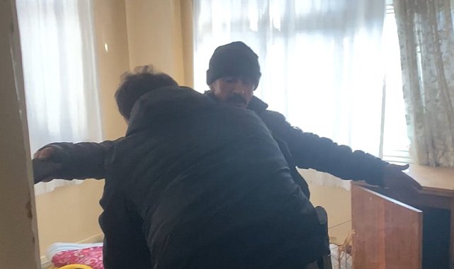 Cezaevinden çıktıktan sonra balkondan girdiği evde yaşayan şüpheliye polis baskını