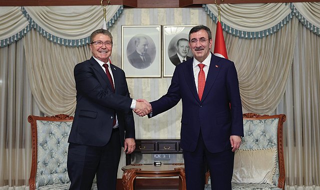 Cumhurbaşkanı Yardımcısı Yılmaz, KKTC Başbakanı Üstel ile bir araya geldi