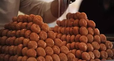 Dedesinin üretip tarifini sır gibi sakladıkları 'ramazan helvası', 66 yıldır iftar sofralarını tatlandırıyor