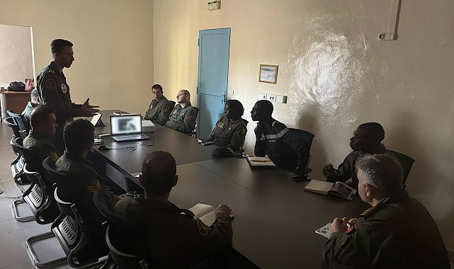 Deniz Kuvvetleri'nden Senegal hava sahası ve deniz yetki alanlarında eğitim uçuşu