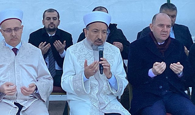 Diyanet İşleri Başkanı Arpaguş, depremde yaşamını yitirenler için dua etti