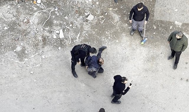 Diyarbakır'da kadınlara ve araçlara saldıran zihinsel engelli gözaltında