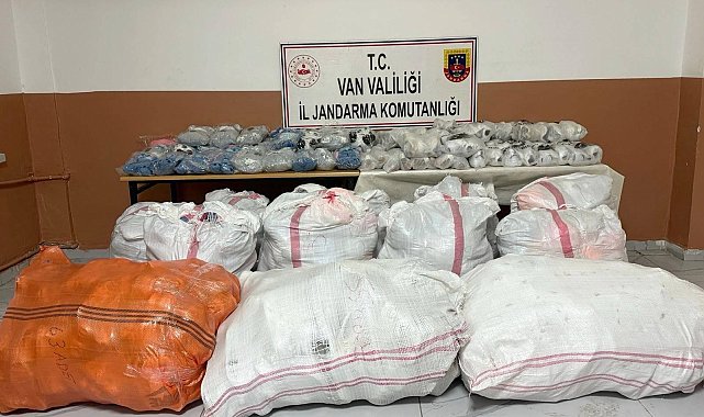 Durdurulan araçtan 3 milyon TL değerinde gümrük kaçağı eşya çıktı