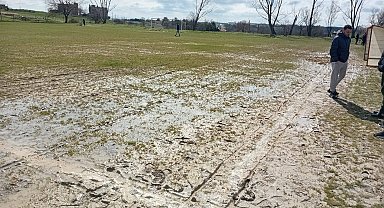 Edirne'de yağış sonrası sahaların zeminleri zarar gördü; 2 maç ertelendi