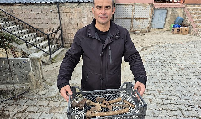 Eğirdir Gölü'nün suyu çekilen kıyı kesiminde insan kemikleri bulunan küpler ortaya çıktı