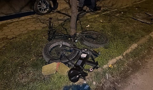 Ehliyetsiz sürücünün kullandığı otomobil, elektrikli bisiklete çarptı; 1'i ağır 2 çocuk yaralandı
