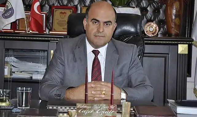 Eski belediye başkanı oğlu tarafından baltayla öldürüldü