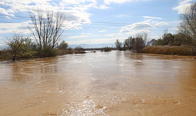 Gediz taşkını sonrası Turgutlu'da inceleme
