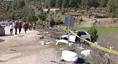 Hafriyat kamyonuyla çarpışan otomobilin sürücüsü yaralandı, eşi öldü