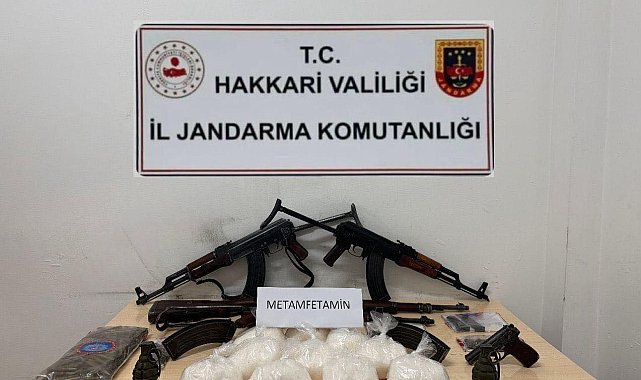 Hakkari'de 5 kilo metamfetamin ile silah ve mühimmat ele geçirildi