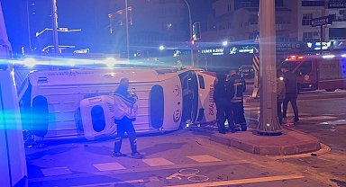 Hasta taşıyan ambulans ile cip çarpıştı; 5 yaralı