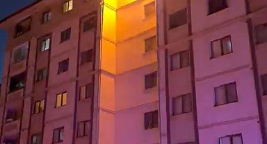 Hatay'da apartmanın en üst katında yangın: 13 kişi dumandan etkilendi