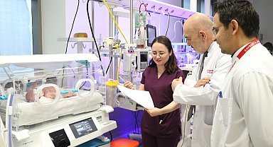 İç organları göğüs kafesinde doğan bebek, ameliyatla sağlığına kavuştu