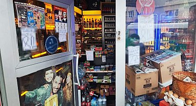 İçki fiyatlarını camlarına asan büfe işletmecisi hakkında tutanak