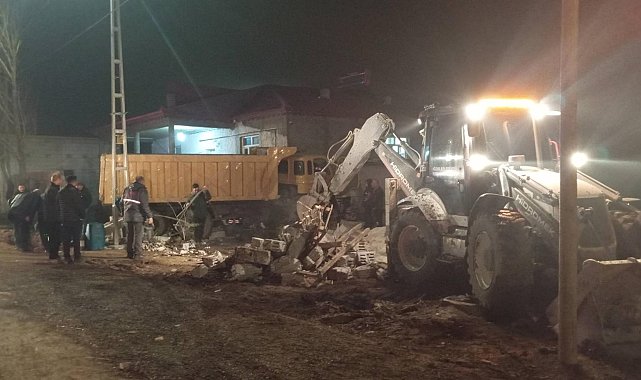 Iğdır'da kamyon eve girdi; 1 yaralı